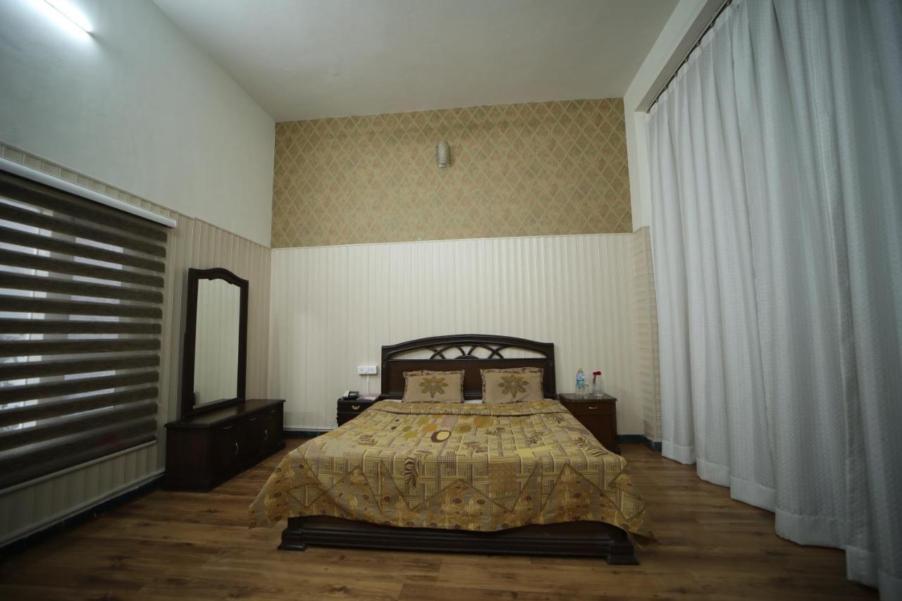 Tehri Club And Resort Chamba  Экстерьер фото