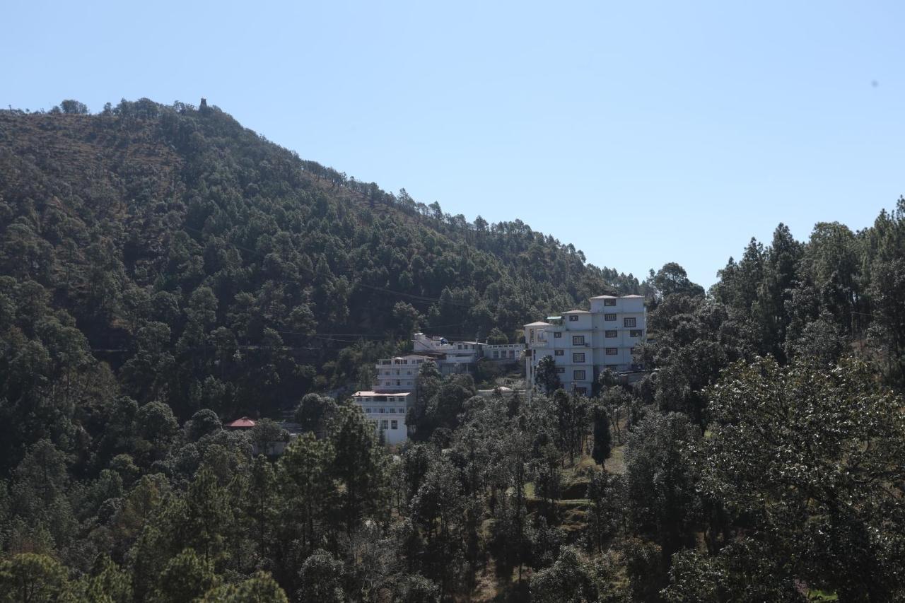 Tehri Club And Resort Chamba  Экстерьер фото